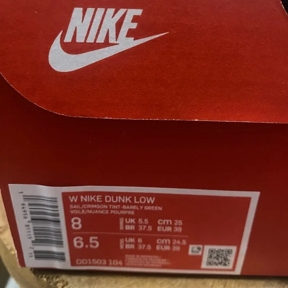 Nike dunk low barely green 8W 6,5GS - Picture 3 of 5